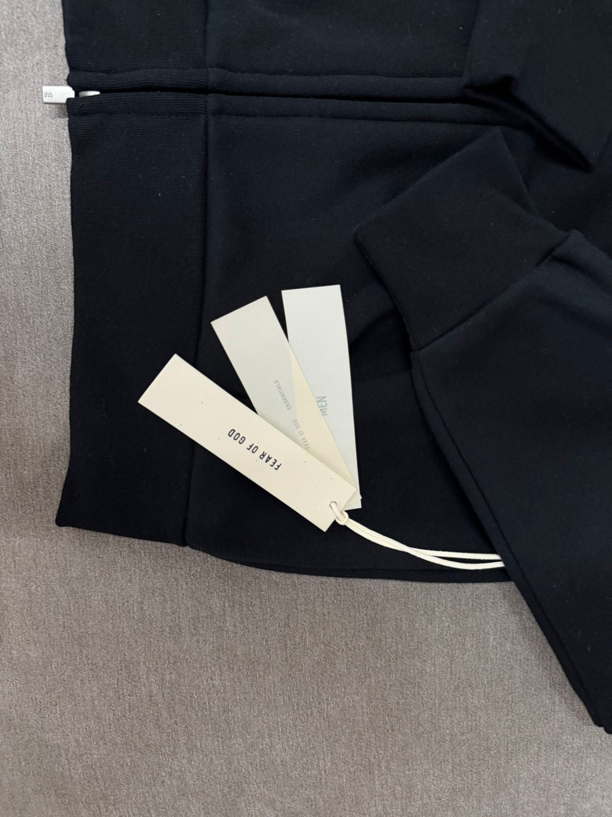 Hoodie Essentials ZIP “JET BLACK”