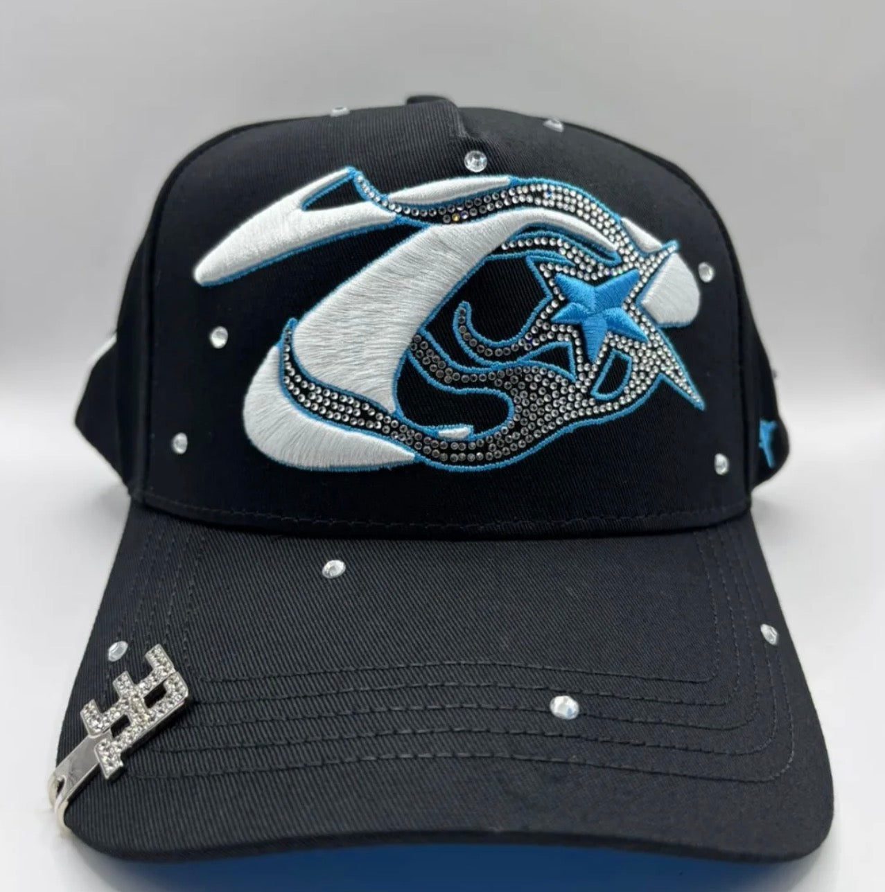 31 Hats “BIG T”